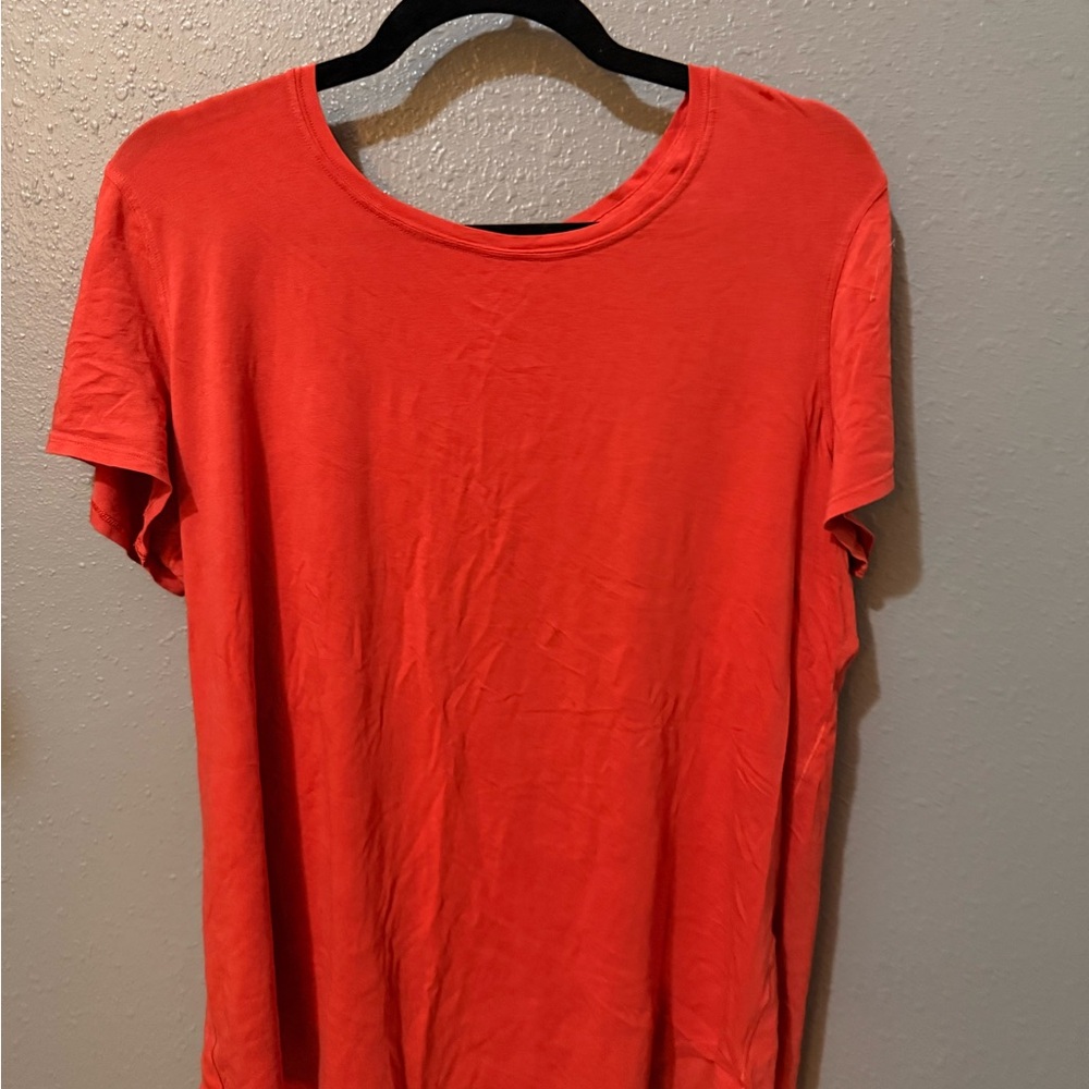 lululemon athletica Vibrant Orange Short Sleeve Tee